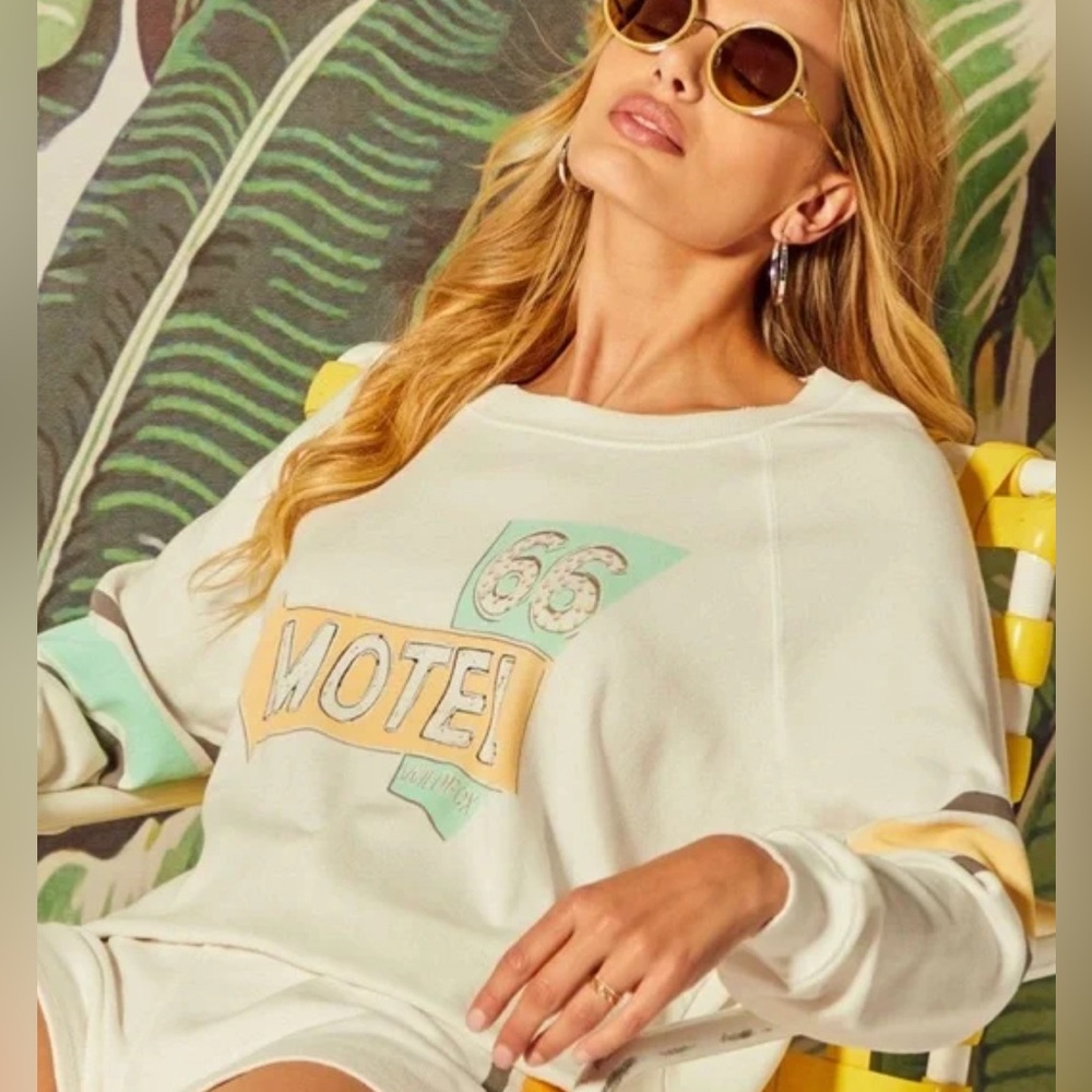 NWT Wildfox Ivory Retro Vintage Motel 66 Logo Oversized Lounge Sweatshirt, Small